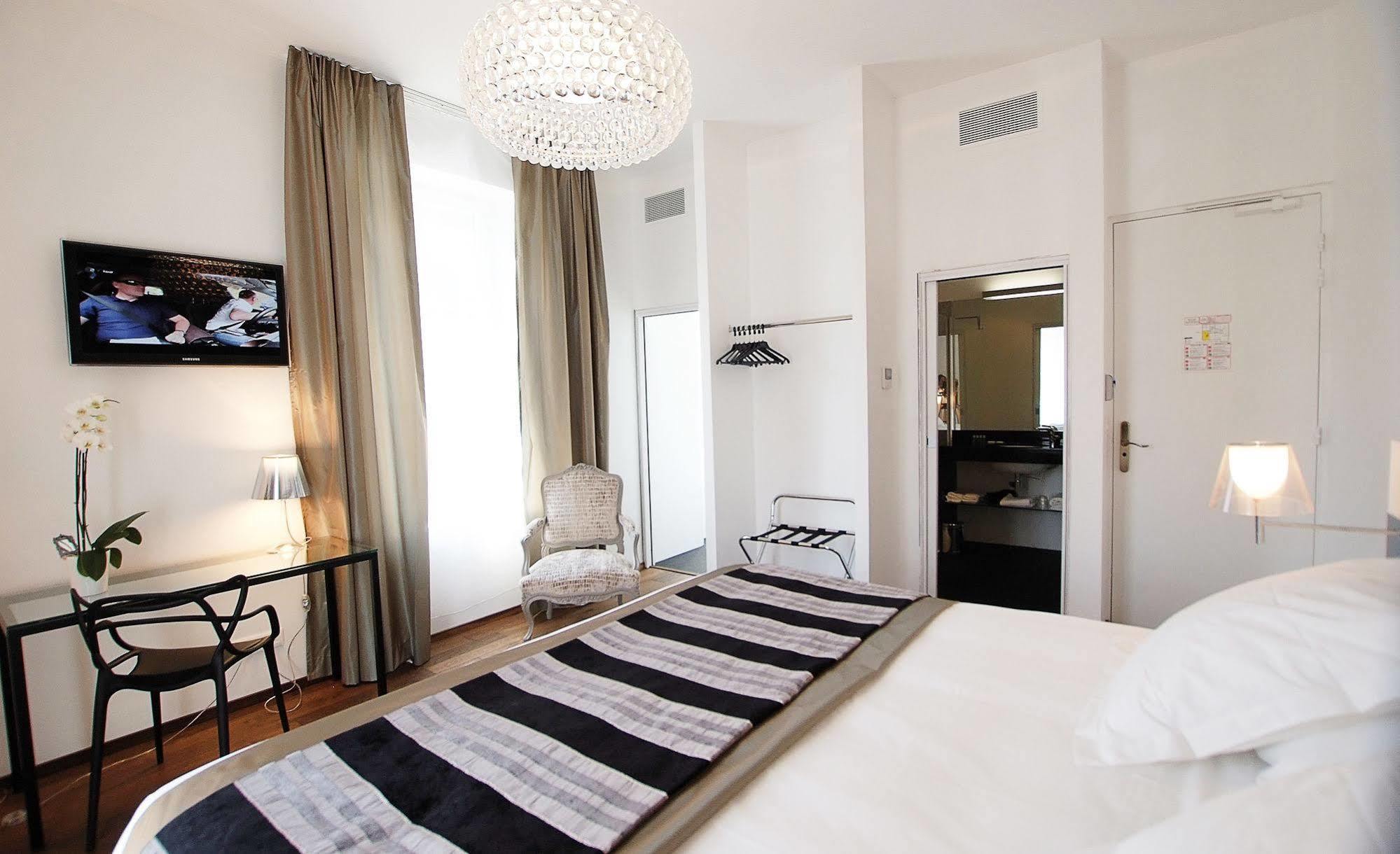 Le Manoir Hotel La Rochelle  Bagian luar foto